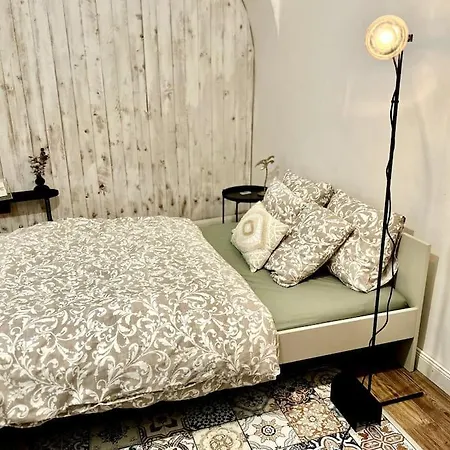 Center 4 Persons - Casino Near شقة براتسيلافا