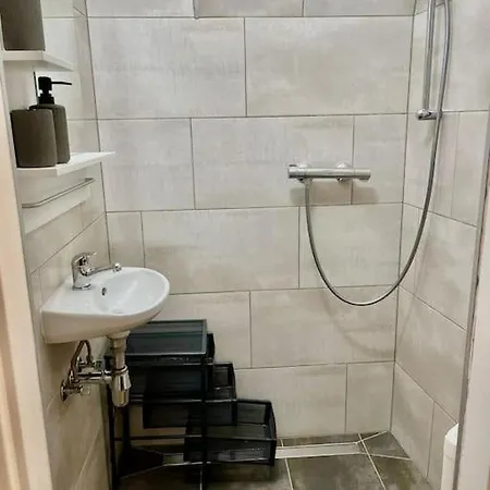 Center 4 Persons - Casino Near شقة براتسيلافا